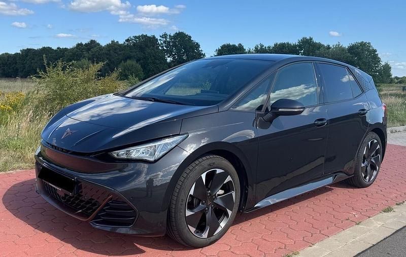 Schwarz Gebraucht 2022 Cupra Born Kleinwagen | 26.900 € (Etwas zu teuer) - Bild 1/4