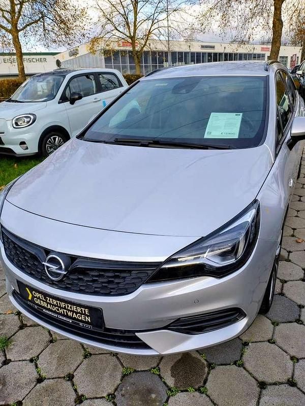 Starsilber Gebraucht 2019 Opel Astra Ultimate Kombi | 13.900 € - Bild 1/4
