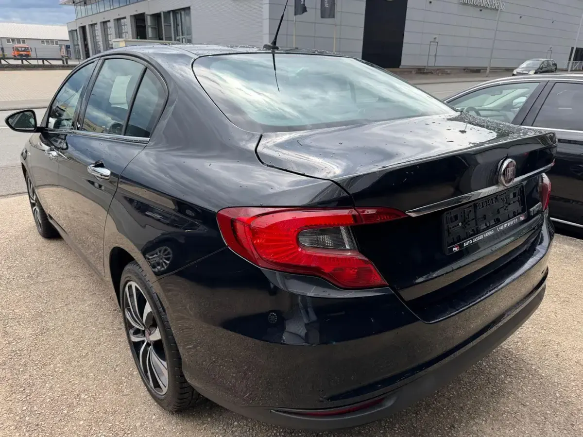 Gebraucht Fiat Tipo Pop 95 PS (69 kW) 2016 Schwarz Limousine