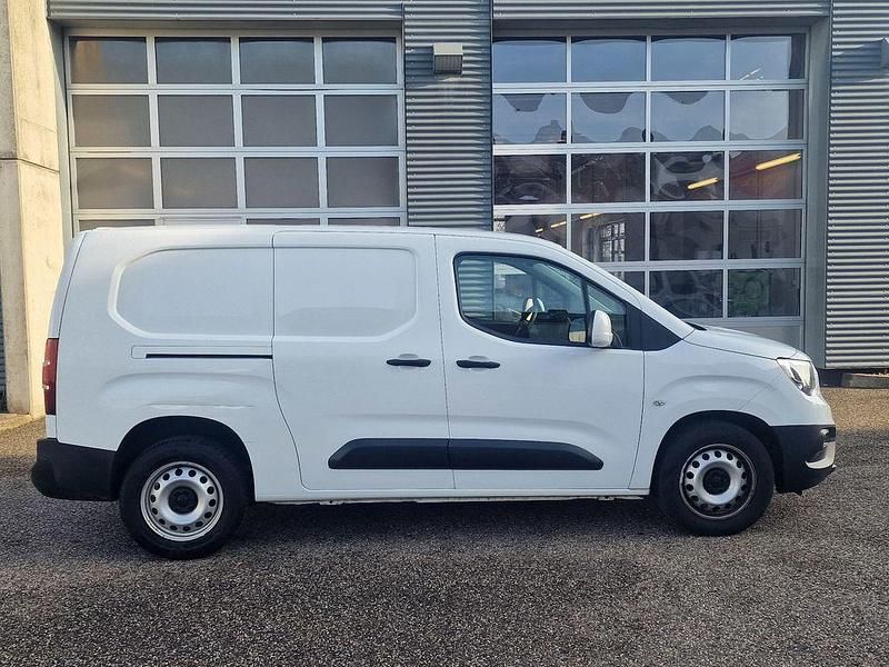Gebraucht Opel Combo Edition 102 PS (75 kW) 2022 Weiß Van / Kleinbus