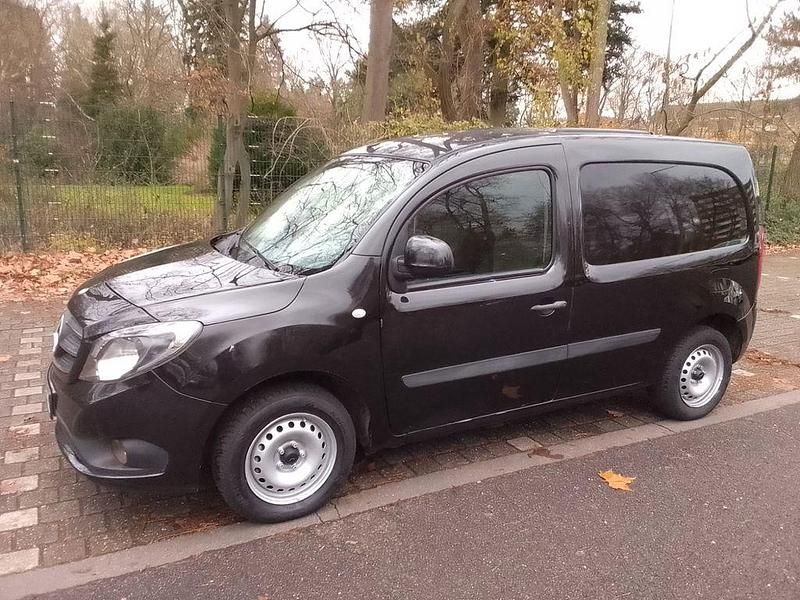 Schwarz Gebraucht 2019 Mercedes Citan 111 Van / Kleinbus | 5.750 € (Fairer Preis) - Bild 1/4