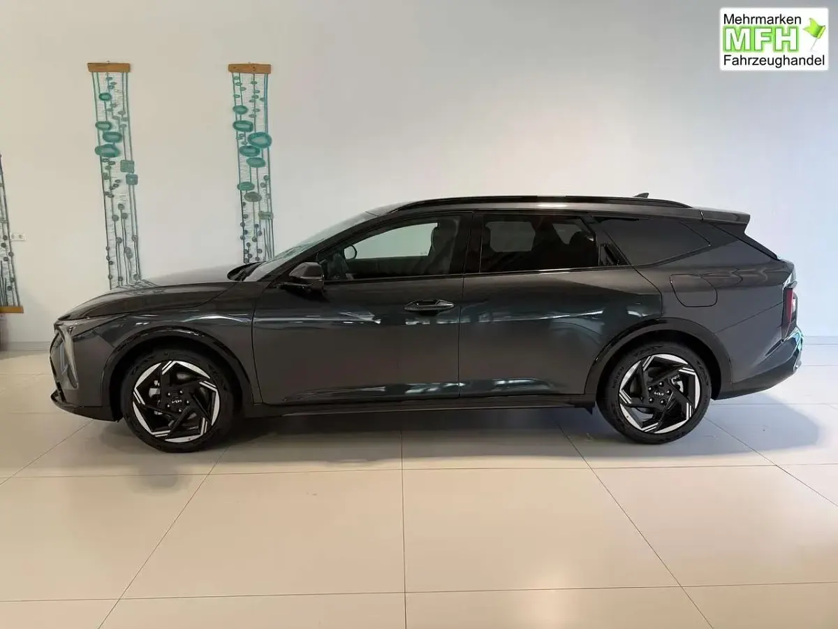 Neu Kia K4 GT-Line 150 PS (110 kW) 2026 (ag9) interstellar gray Limousine