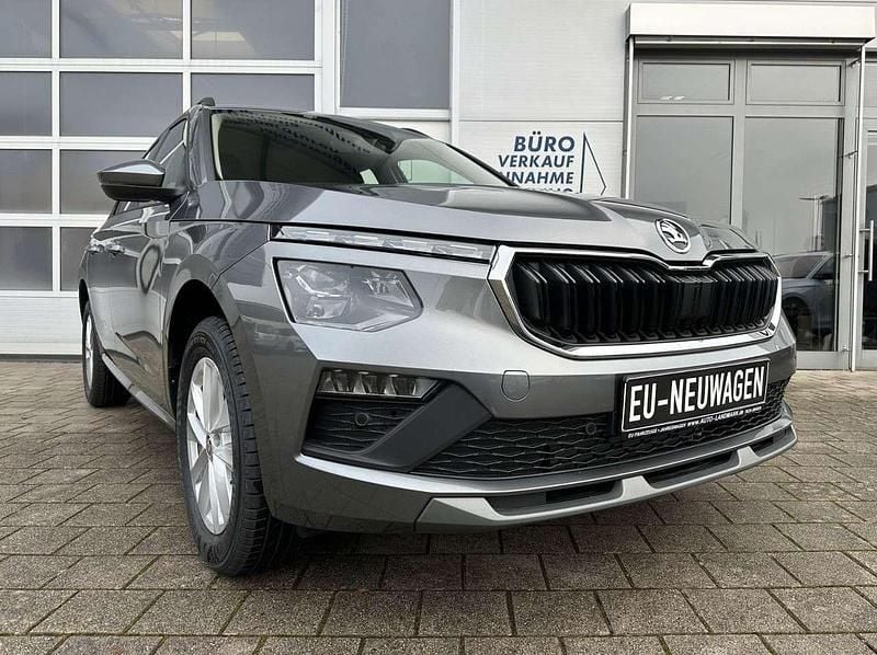 Graphite grau Neu 2025 Skoda Kamiq Selection SUV | 26.490 € (Fairer Preis) - Bild 1/4