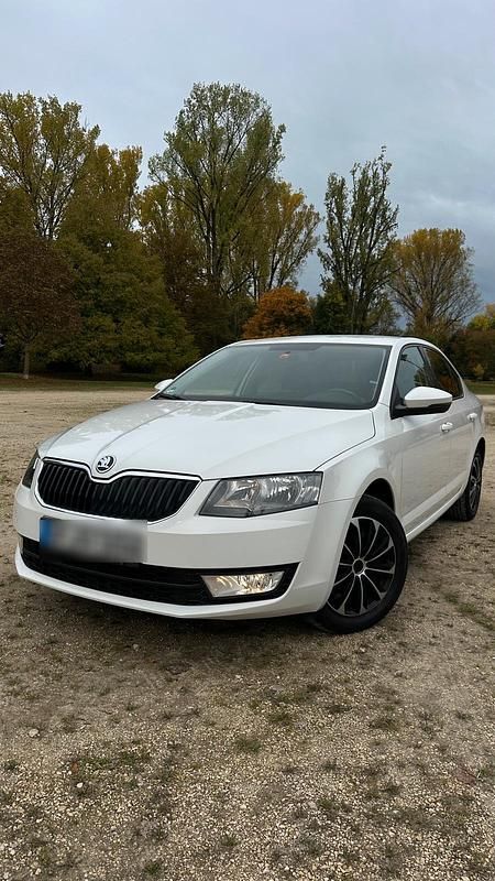 Weiß Gebraucht 2014 Skoda Octavia Limousine | 7.000 € (Fairer Preis) - Bild 1/4