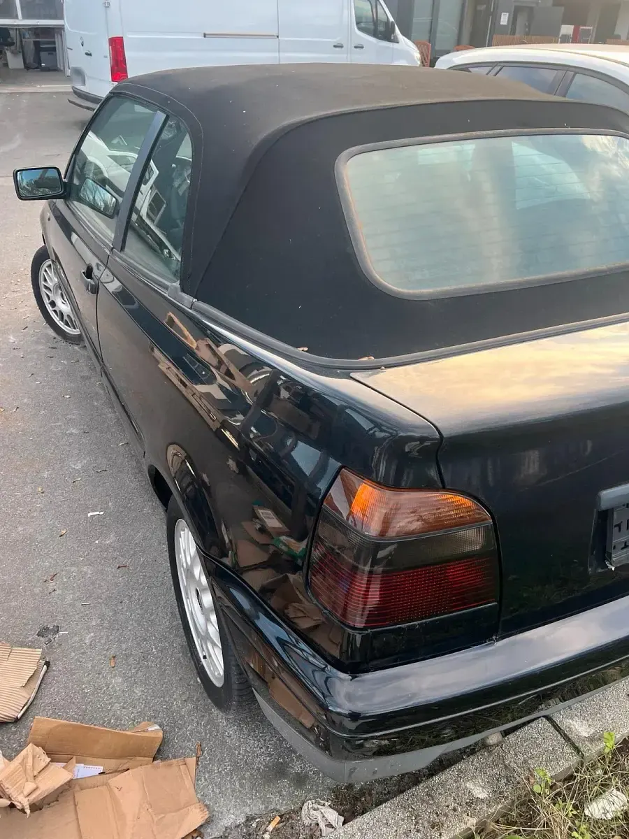 Gebraucht VW Golf Cabriolet 90 PS (66 kW) 1997 Schwarz Cabrio