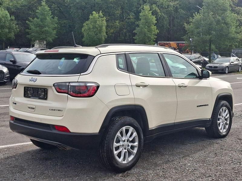Gebraucht Jeep Compass Limited 131 PS (96 kW) 2021 Beige SUV
