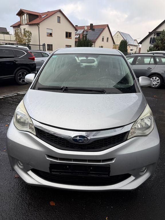 Gebraucht Subaru Trezia Active 90 PS (66 kW) 2012 Silber Kleinwagen