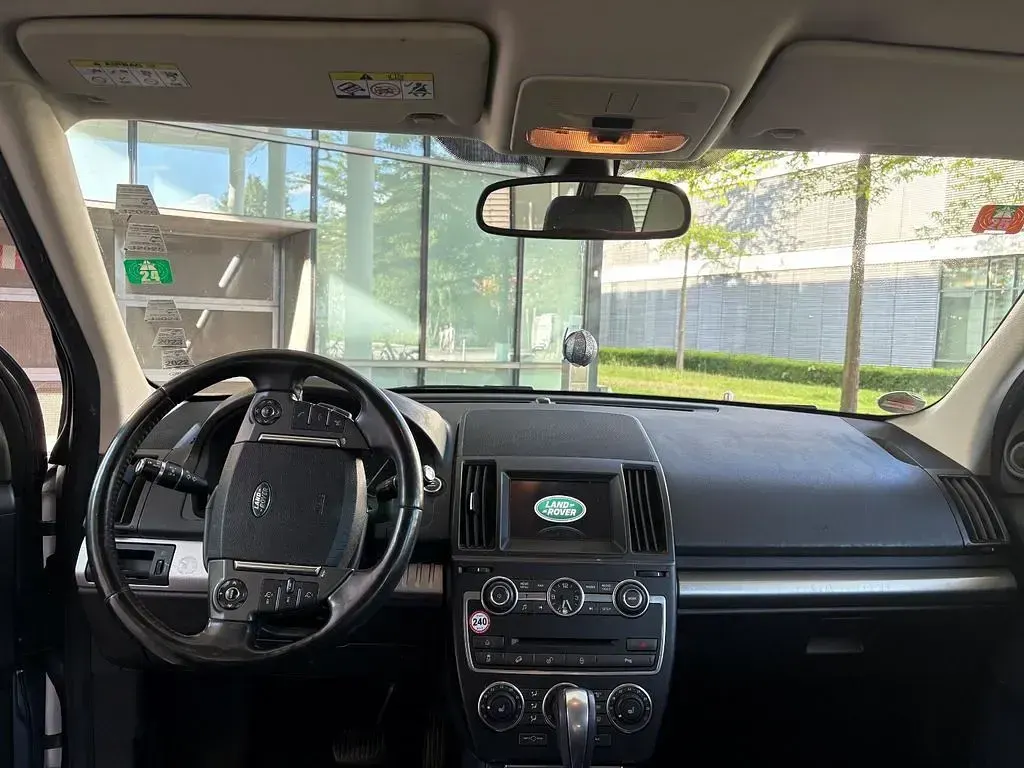 Gebraucht Land Rover Freelander 2 SE 150 PS (110 kW) 2014 Grau SUV