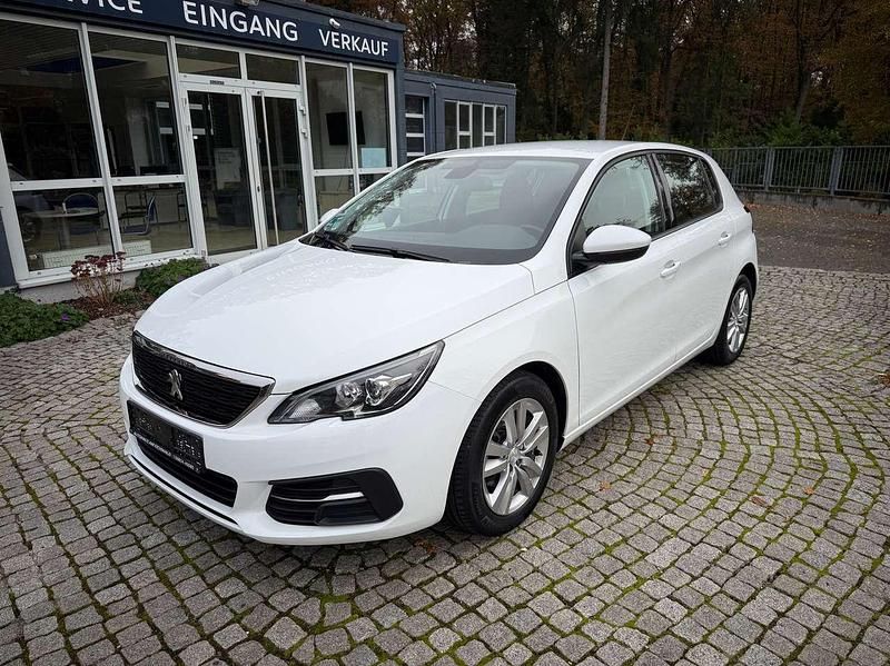 Blanc banquise Gebraucht 2020 Peugeot 308 Active Kleinwagen | 11.189 € (Fairer Preis) - Bild 1/4
