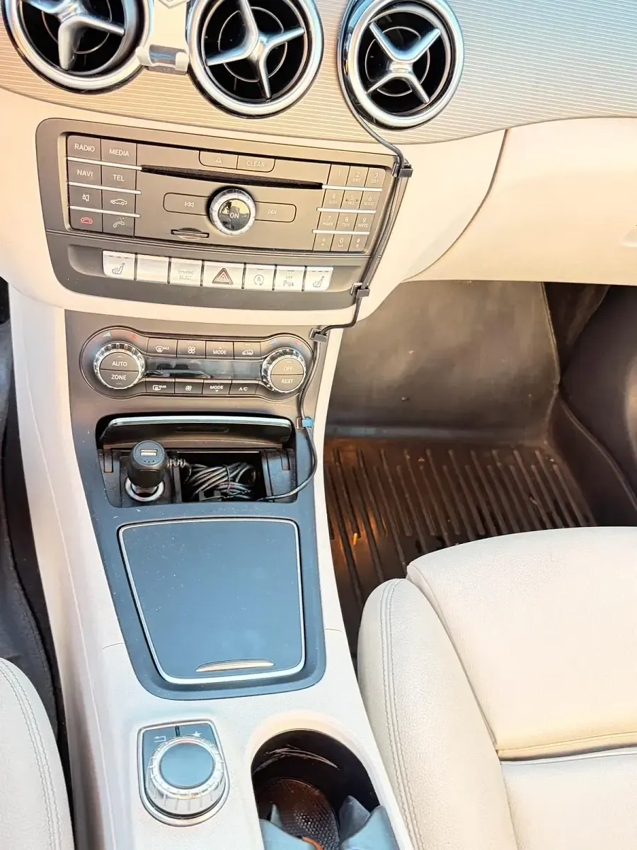 Gebraucht Mercedes 180 109 PS (80 kW) 2016 Grau Limousine