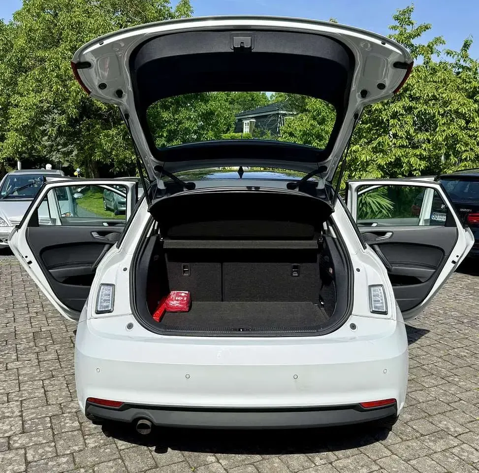 Gebraucht Audi A1 Basis 95 PS (69 kW) 2018 Weiß Kleinwagen