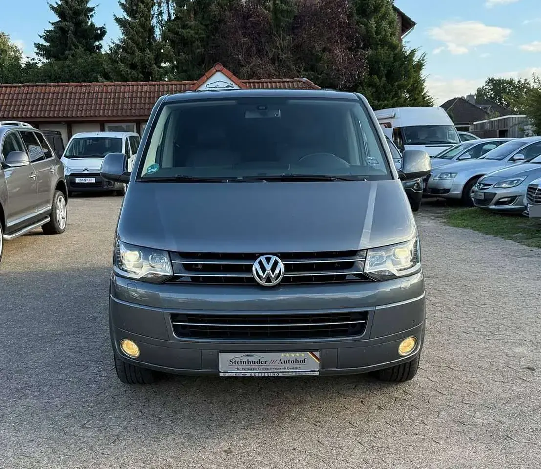 Gebraucht VW Multivan Highline 179 PS (131 kW) 2015 Natural grey Van / Kleinbus