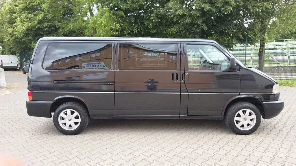 Gebraucht VW T4 102 PS (75 kW) 2003 Schwarz Van