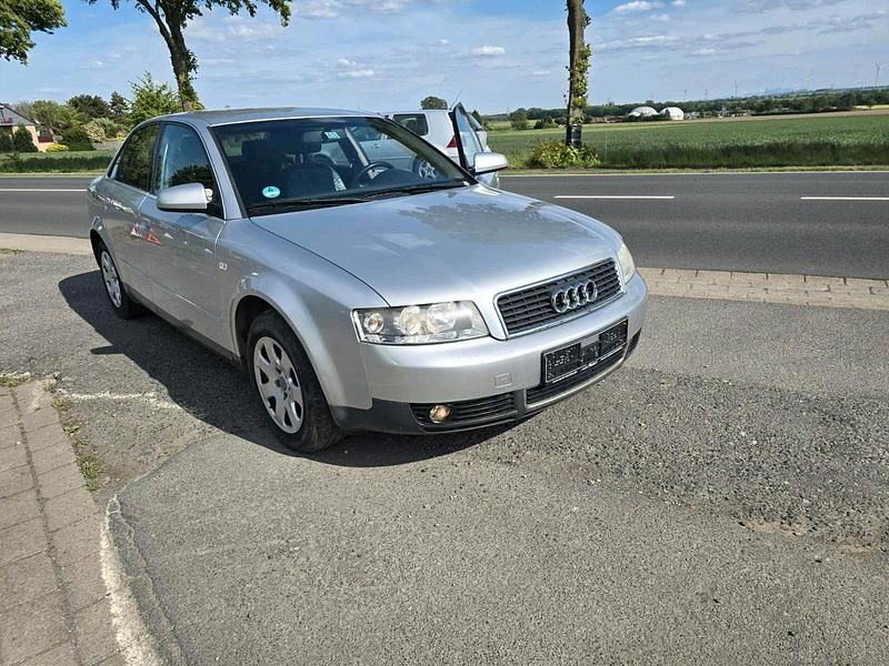 Gebraucht Audi A4 130 PS (95 kW) 2002 Silber Limousine
