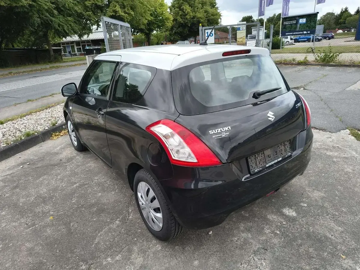 Gebraucht Suzuki Swift Club 94 PS (69 kW) 2016 Schwarz Kleinwagen