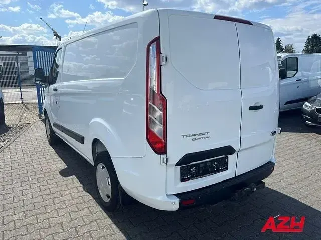 Używany Ford Transit Custom Trend 105 KM (77 kW) 2021 Biały Minivan