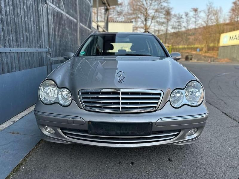Gebraucht Mercedes C200 122 PS (89 kW) 2005 Cubanitsilber Kombi