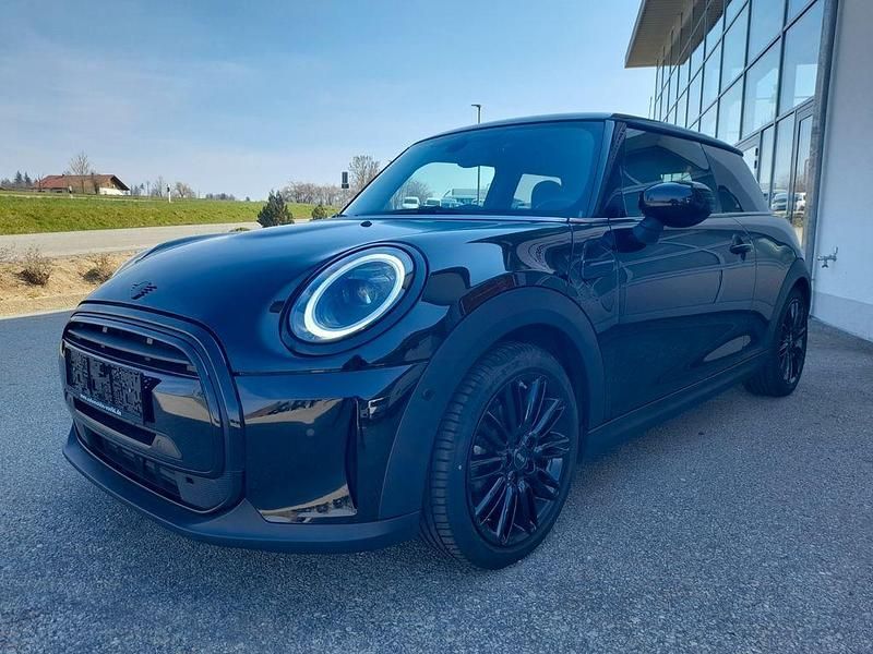 Gebraucht Mini ONE Classic 102 PS (75 kW) 2022 Schwarz Kleinwagen