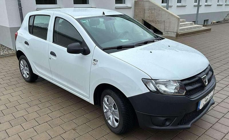 Gebraucht Dacia Sandero Essentiel 75 PS (55 kW) 2014 Weiß Limousine