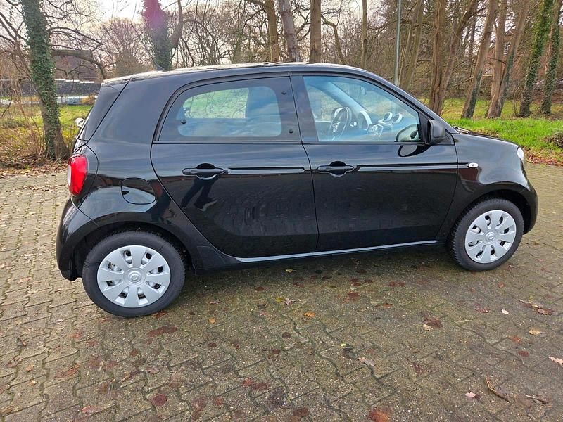 Gebraucht Smart ForFour 71 PS (52 kW) 2015 Schwarz Kleinwagen