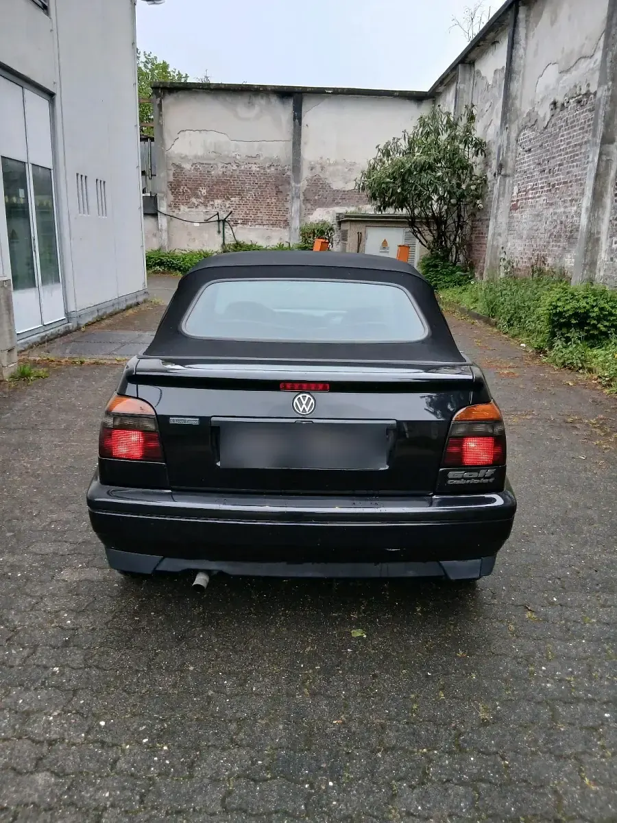 Gebraucht VW Golf Cabriolet 101 PS (74 kW) 1997 Schwarz Cabrio