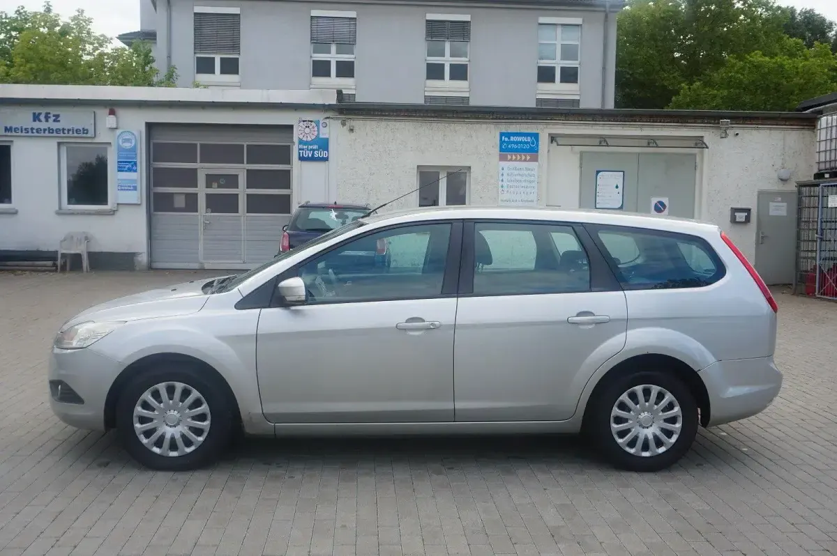 Gebraucht Ford Focus Style 109 PS (80 kW) 2008 Silber Kombi