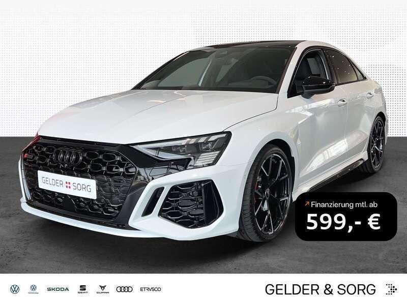 Gletscherweiß metallic Gebraucht 2024 Audi RS3 Ambiente Limousine | 73.490 € (Etwas zu teuer) - Bild 1/4