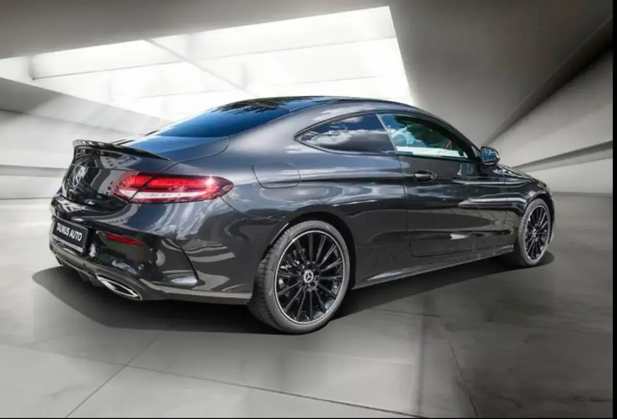 Gebraucht Mercedes C200 184 PS (135 kW) 2021 Andere farben Coupé