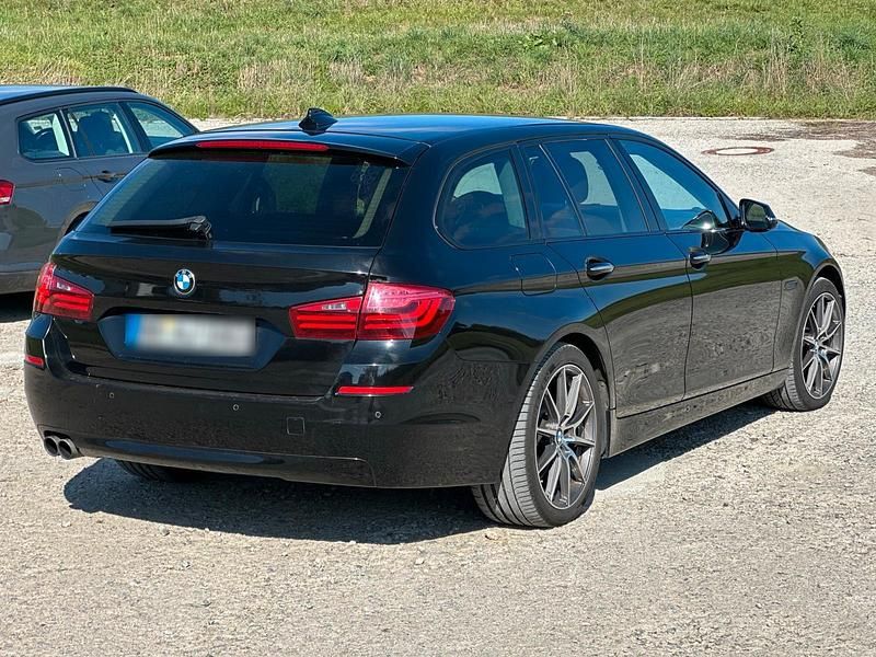 Gebraucht BMW 530 258 PS (189 kW) 2016 Schwarz Kombi