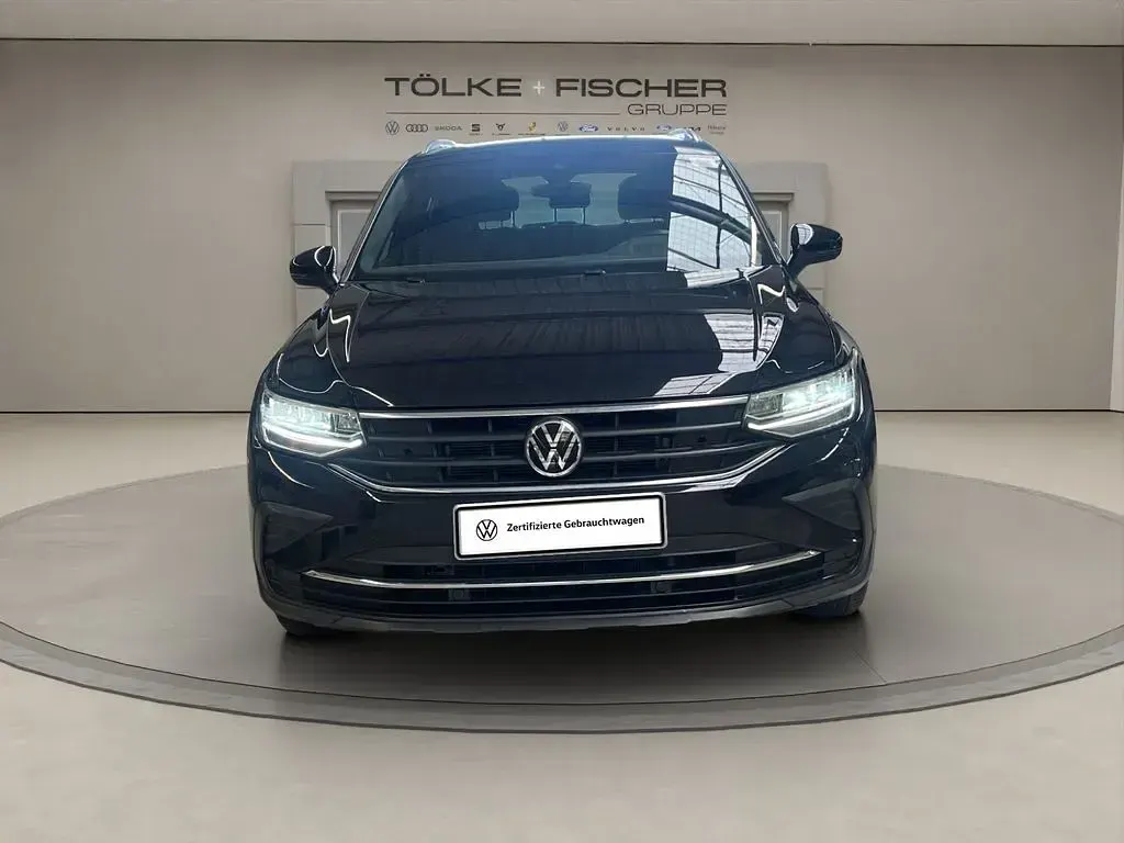 Gebraucht VW Tiguan Active 150 PS (110 kW) 2021 Schwarz SUV