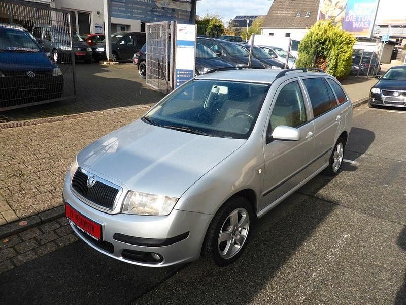 Silber Gebraucht 2006 Skoda Fabia Ambiente Kleinwagen | 3.990 € (Teuer) - Bild 1/4