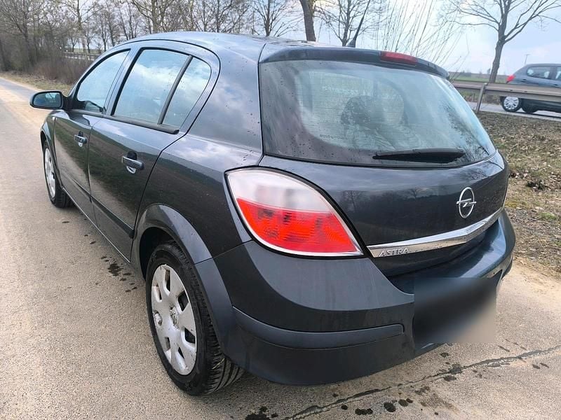 Gebraucht Opel Astra 90 PS (66 kW) 2006 Grau Limousine
