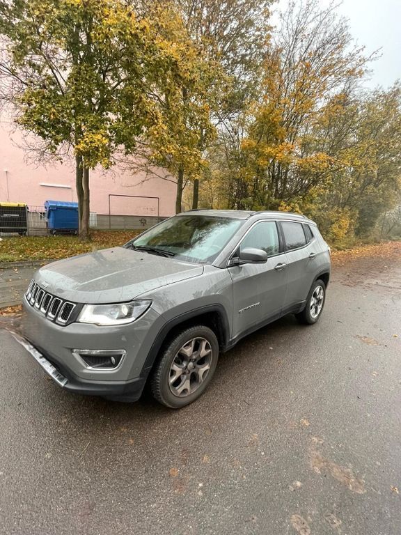 Grau Gebraucht 2019 Jeep Compass Limited SUV | 18.000 € (Fairer Preis) - Bild 1/4