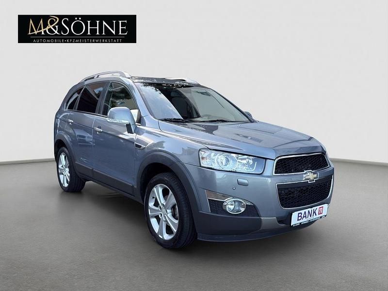 Grau Gebraucht 2013 Chevrolet Captiva LTZ SUV | 10.980 € (Etwas zu teuer) - Bild 1/4