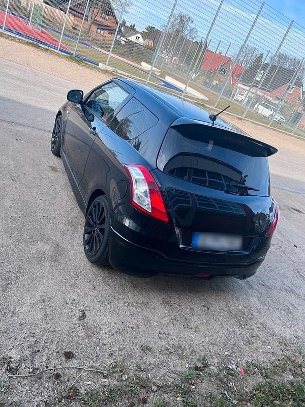 Brugt Suzuki Swift 94 HK (69 kW) 2011 Sort Hatchback