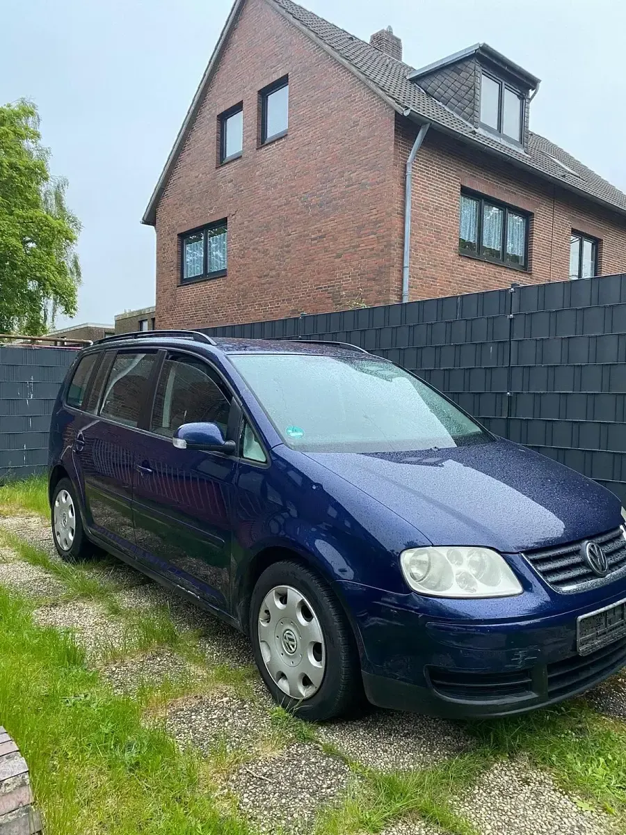 Usata VW Touran 102 CV (75 kW) 2006 Blu Monovolume
