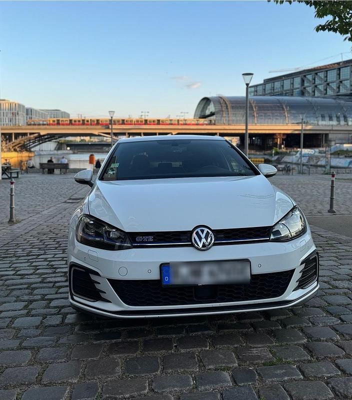 Weiß Gebraucht 2018 VW Golf VII GTE Kombi | 17.300 € (Fairer Preis) - Bild 1/4