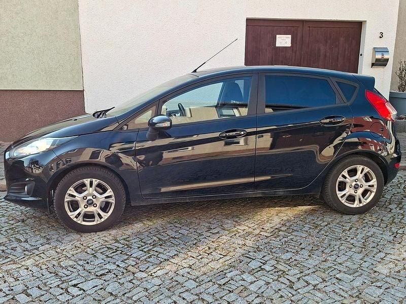 Gebraucht Ford Fiesta SYNC Edition 101 PS (74 kW) 2014 Schwarz Kleinwagen