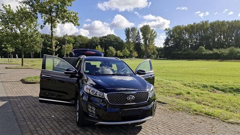 Schwarz Gebraucht 2017 Kia Sorento Platinum Edition SUV | 17.290 € (Fairer Preis) - Bild 1/4