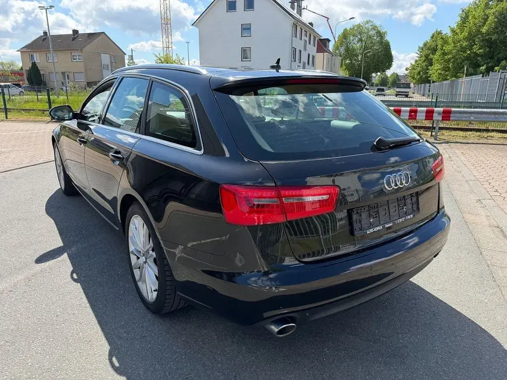 Używany Audi A6 Comfort 245 KM (180 kW) 2011 Czarny Kombi