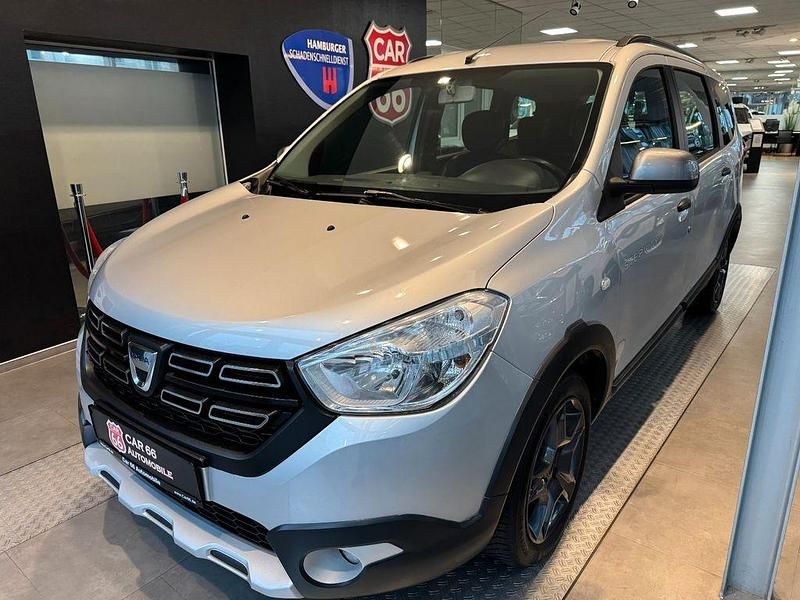 Grau Gebraucht 2017 Dacia Lodgy Celebration Van / Kleinbus | 6.900 € (Fairer Preis) - Bild 1/4