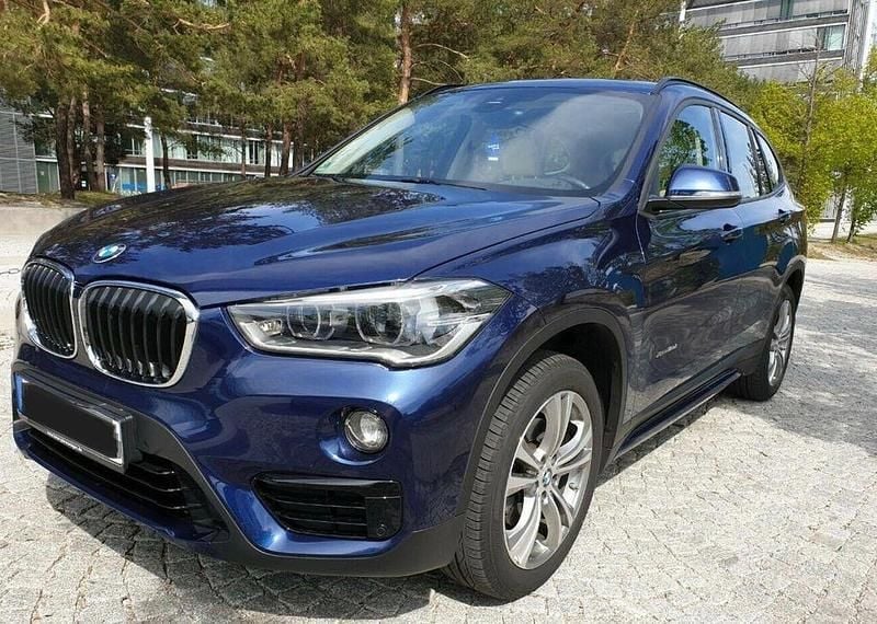 Blau Gebraucht 2017 BMW X1 Sport Line SUV | 18.500 € (Guter Preis) - Bild 1/4