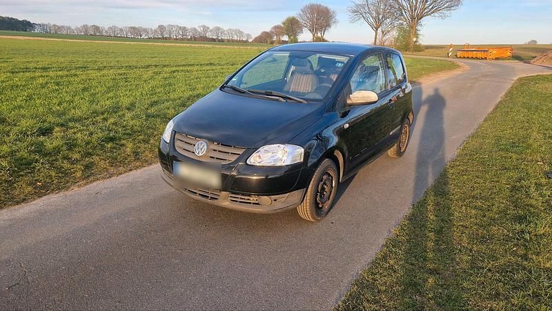 Second-hand VW Fox 60 CP (44 kW) 2006 Negru Hatchback