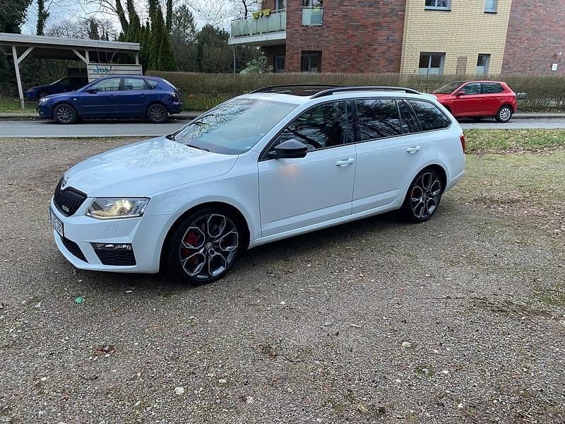 Weiß Gebraucht 2017 Skoda Octavia RS Kombi | 18.350 € (Fairer Preis) - Bild 1/4