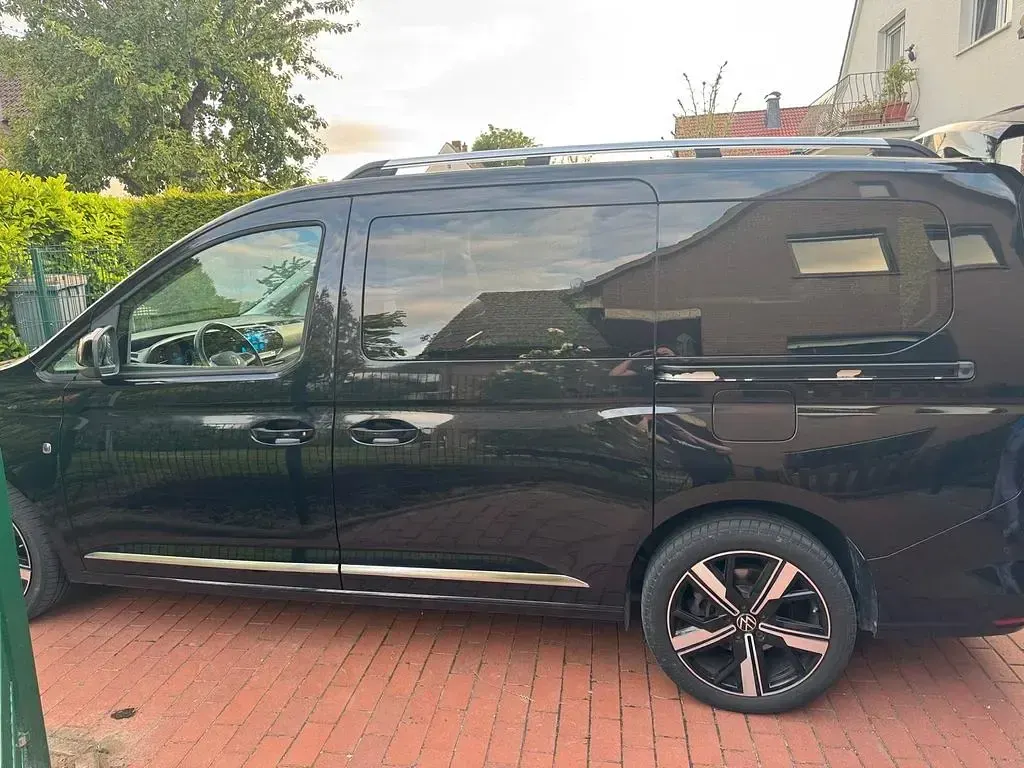 Gebraucht VW Caddy Maxi Style 114 PS (83 kW) 2023 Schwarz Van / Kleinbus