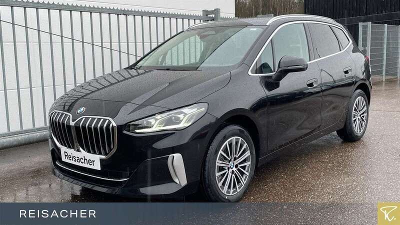Saphirschwarz metallic Gebraucht 2024 BMW 218 Luxury Line Van / Kleinbus | 34.199 € (Fairer Preis) - Bild 1/4