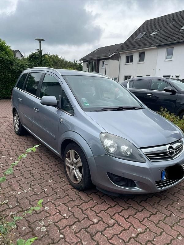 Silber Gebraucht 2010 Opel Zafira Family Van / Kleinbus | 5.000 € (Fairer Preis) - Bild 1/4