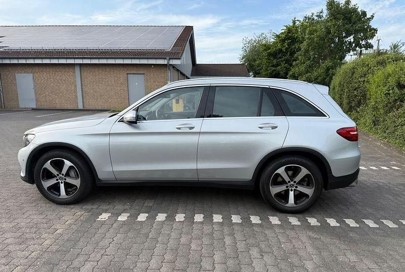 Gebraucht Mercedes GLC220 Exclusive 170 PS (125 kW) 2015 Silber SUV