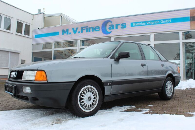 Grau Gebraucht 1991 Audi 80 Limousine | 6.600 € - Bild 1/4