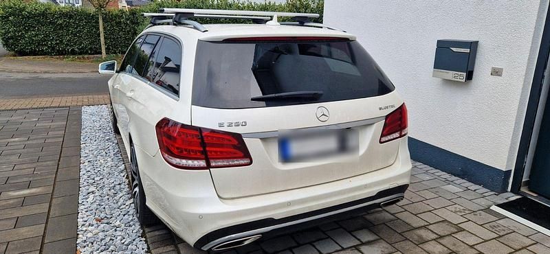 Gebraucht Mercedes E250 Avantgarde 204 PS (150 kW) 2015 Schwarz Kombi
